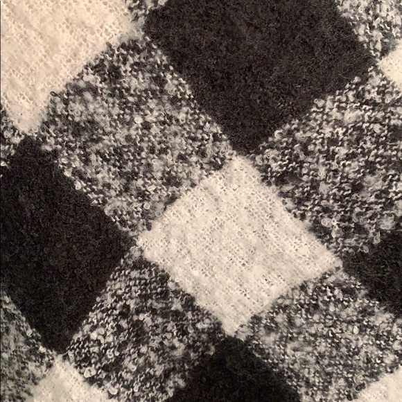 LAST 2 🔥 2 Tone Buffalo Plaid Long Fringe Poncho - Picture 6 of 7